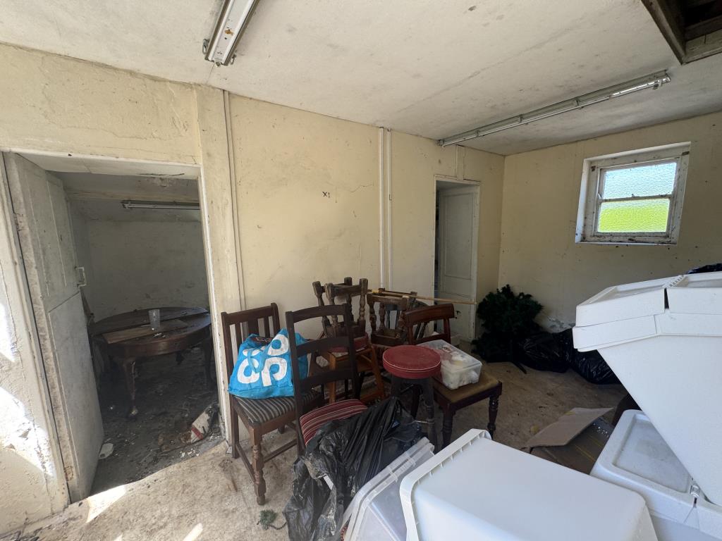 Lot: 97 - DETACHED COTTAGE FOR EXTENSIVE IMPROVEMENT - Annex